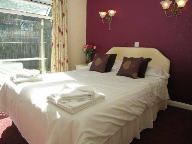 The Chainbridge Hotel Llangollen Exteriér fotografie